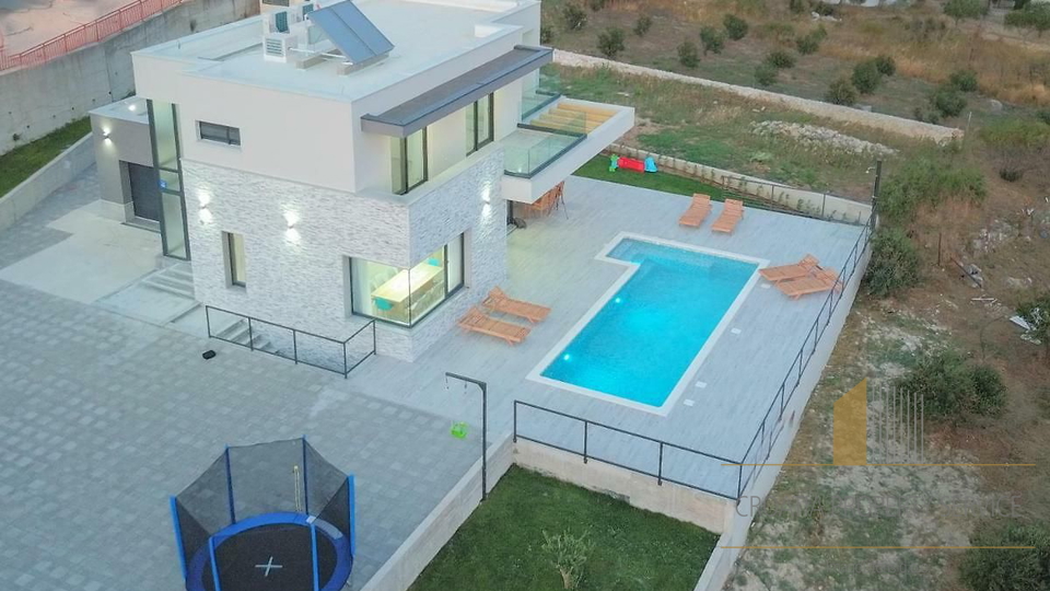 Elegant villa with panoramic sea view near Split!