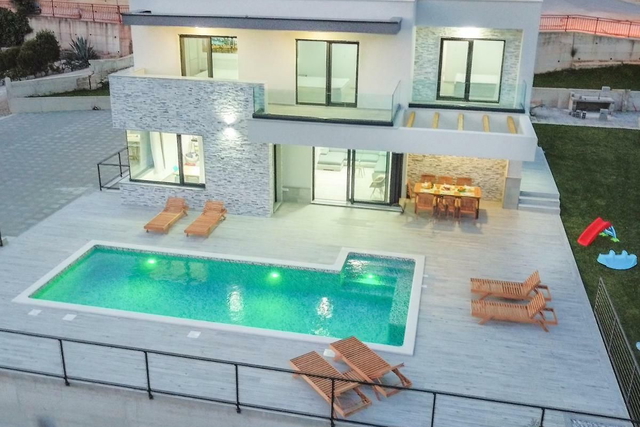 Elegant villa with panoramic sea view near Split!
