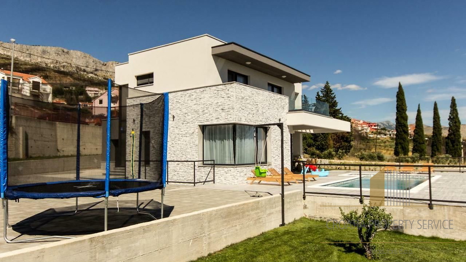 Elegant villa with panoramic sea view near Split!