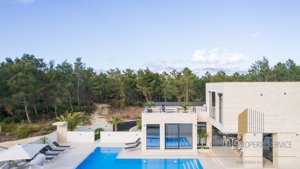 Elegante Villa mit Panoramablick auf das Meer in der Nähe von Zadar!