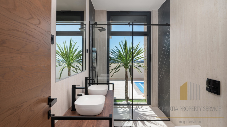 Elegante Villa mit Panoramablick auf das Meer in der Nähe von Zadar!