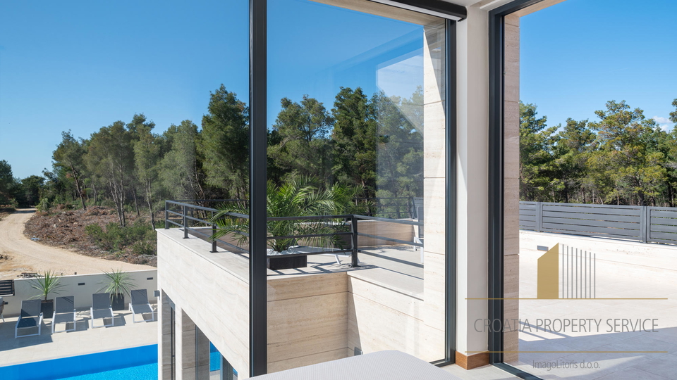 Elegante Villa mit Panoramablick auf das Meer in der Nähe von Zadar!