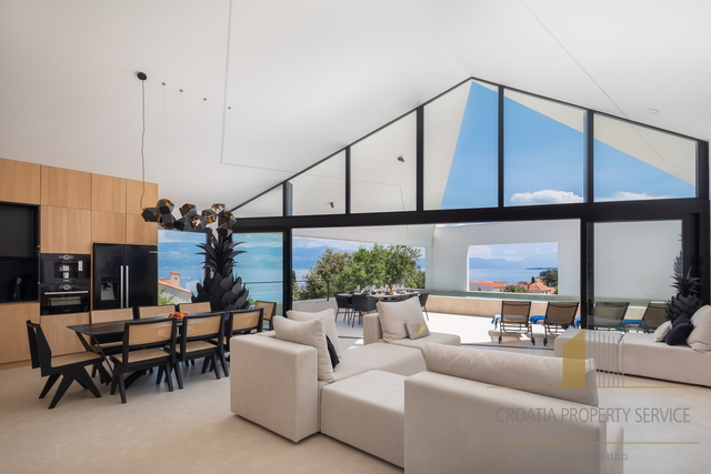 Luxusvilla mit Traumblick, nur 100 m vom Meer entfernt auf der Insel Brač!