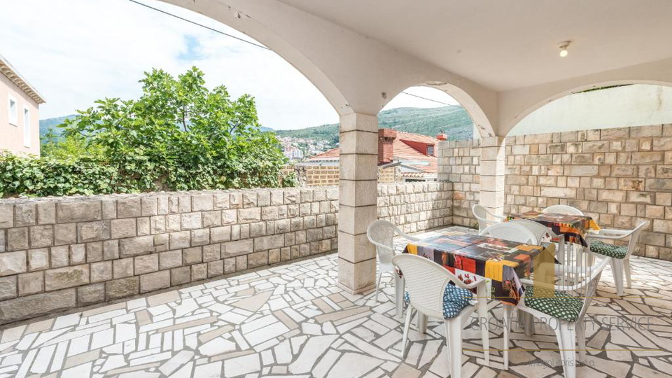 Beautiful apartment villa with a pool and sea view – Lapad, Dubrovnik!