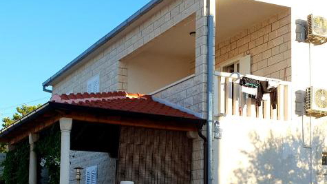 Charming apartment in Postira on the island of Bra&ccaron; &ndash; only 120 m from the sea&excl;