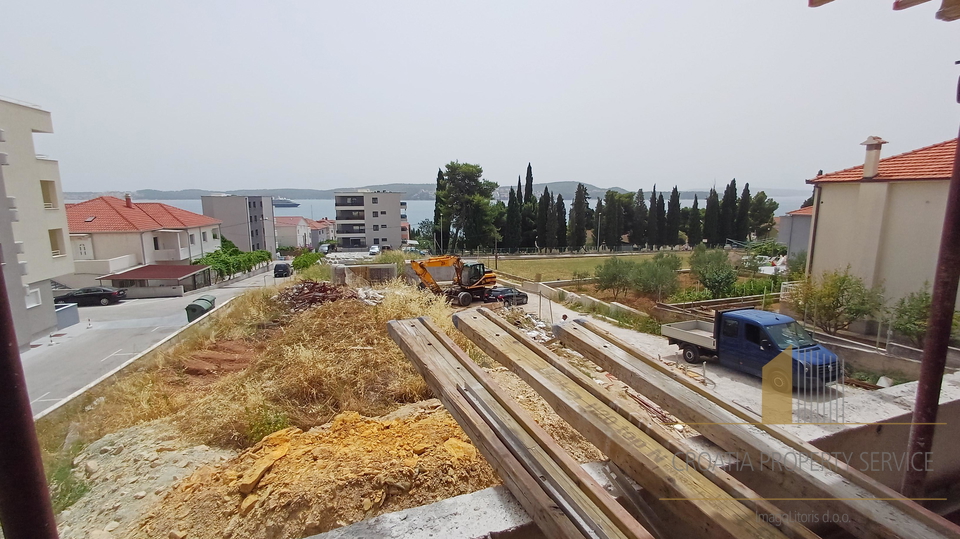 Apartment in a modern new building, 250 m from the beach - Seget Donji!