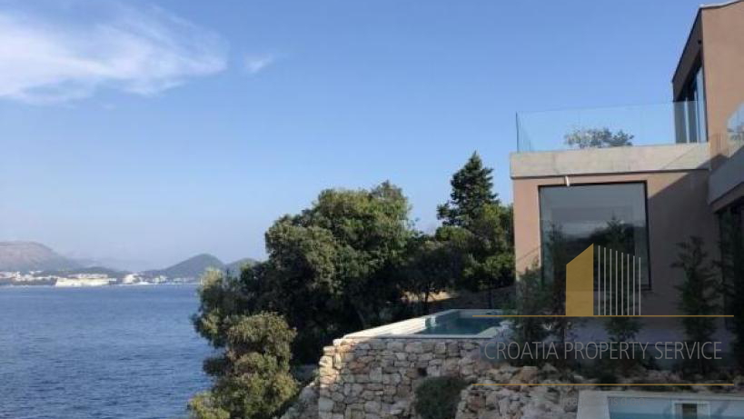 Two luxury villas in an exclusive location by the sea on the island of Koločep near Dubrovnik!