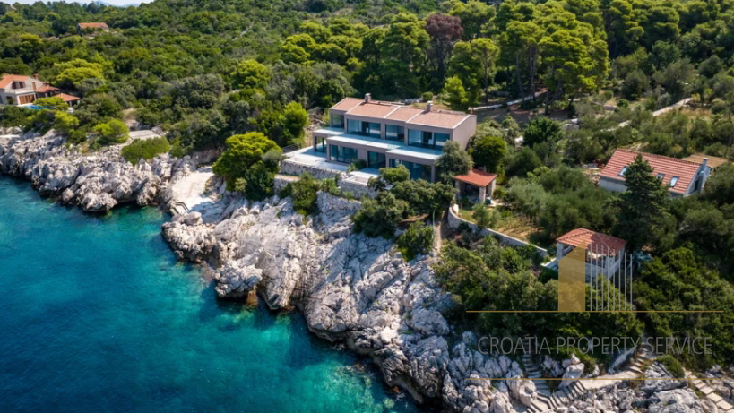 Two luxury villas in an exclusive location by the sea on the island of Koločep near Dubrovnik!