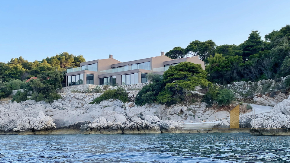 Two luxury villas in an exclusive location by the sea on the island of Koločep near Dubrovnik!