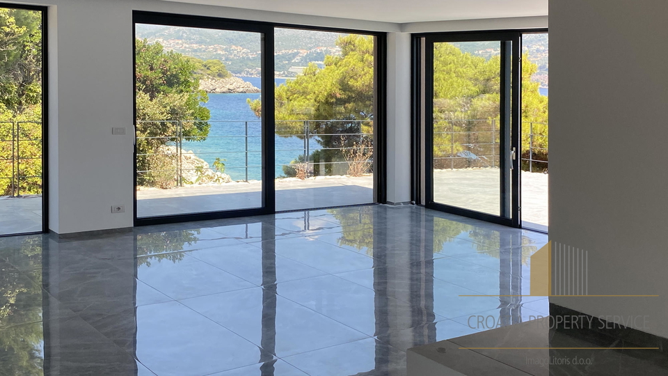 Two luxury villas in an exclusive location by the sea on the island of Koločep near Dubrovnik!