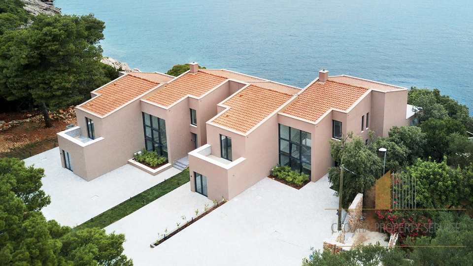 Two luxury villas in an exclusive location by the sea on the island of Koločep near Dubrovnik!