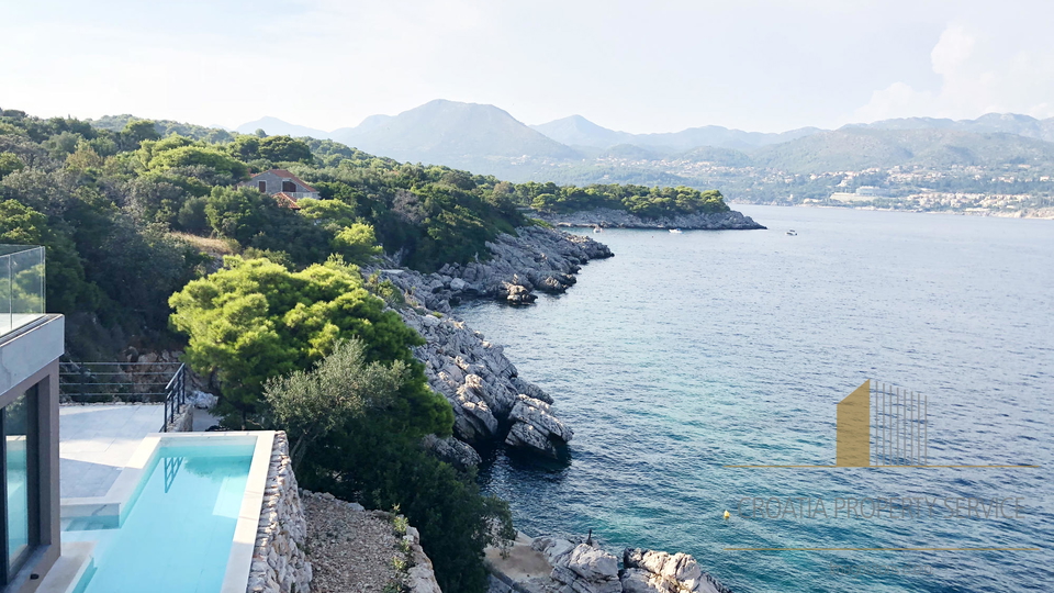 Two luxury villas in an exclusive location by the sea on the island of Koločep near Dubrovnik!