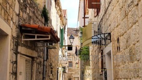 Renoviertes Steinhaus in der Altstadt von Trogir!