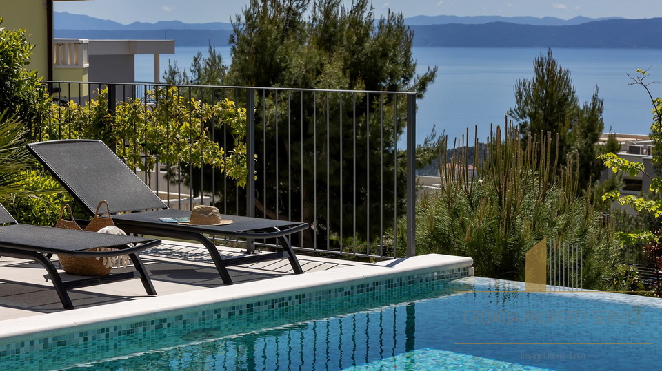 Neue Luxusvilla mit offenem Meerblick in Makarska!