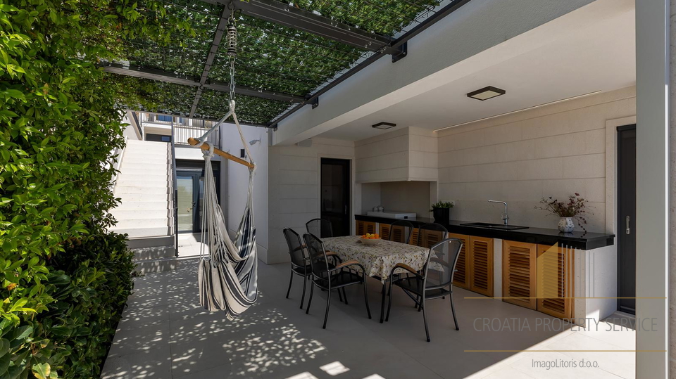Neue Luxusvilla mit offenem Meerblick in Makarska!