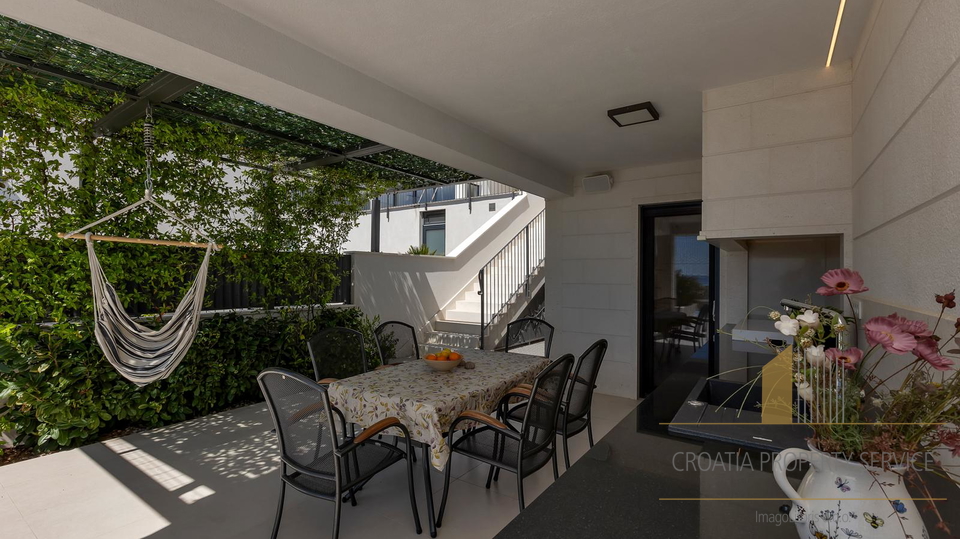 Neue Luxusvilla mit offenem Meerblick in Makarska!
