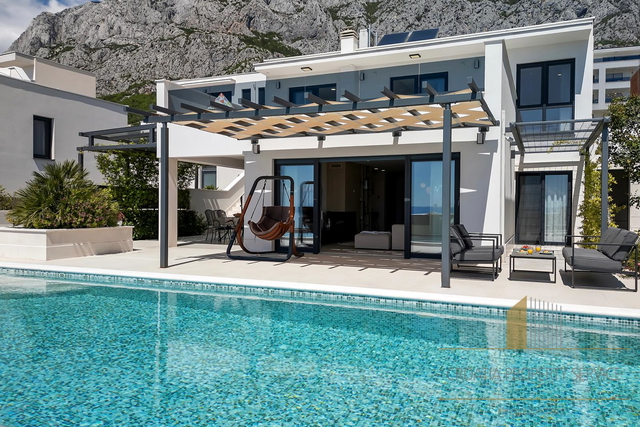 Neue Luxusvilla mit offenem Meerblick in Makarska!