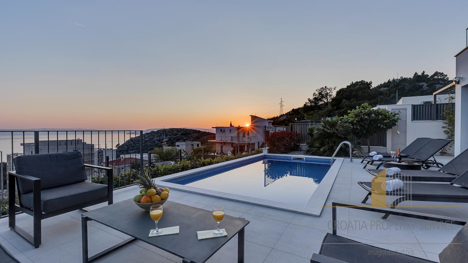Neue Luxusvilla mit offenem Meerblick in Makarska!