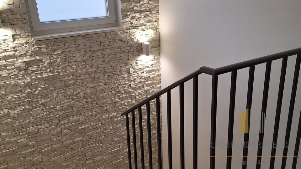 Luksuzna mediteranska vila s pogledom na more – Primošten!