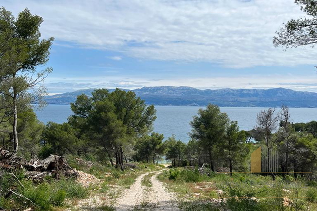 Perfect Investment: T2 building land in Sutivan, 100 m from the beach!