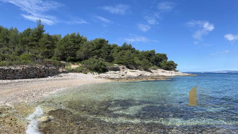 Perfect Investment: T2 building land in Sutivan, 100 m from the beach!