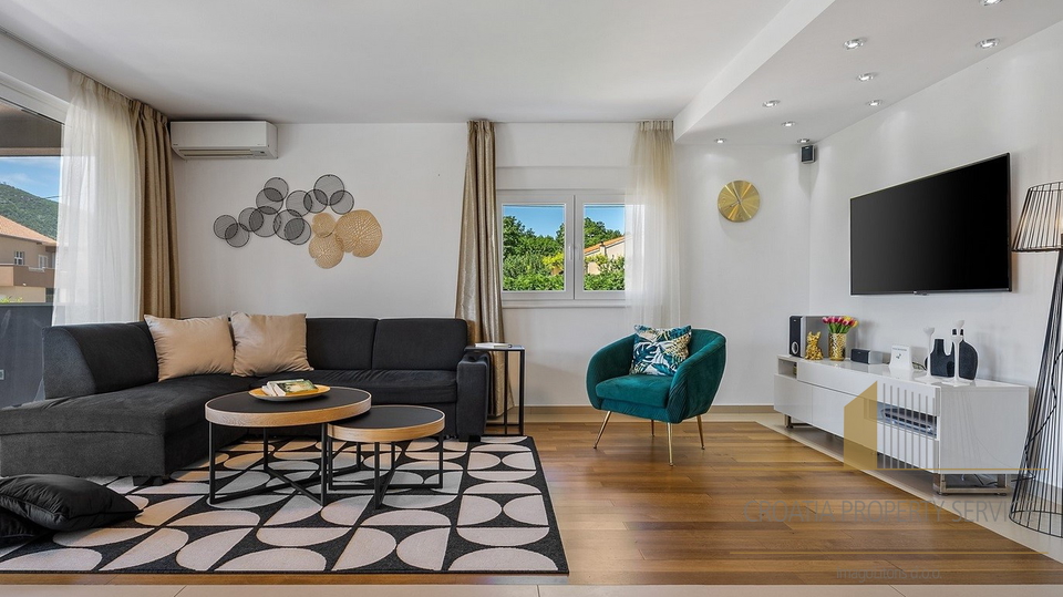 A beautiful villa with a pool in the hinterland of Omiš!