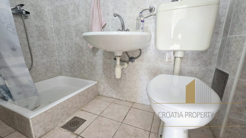 Hiša s prelepim pogledom na morje v Makarski!
