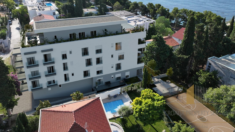 Appartamento di lusso con quattro camere nel quartiere esclusivo, a 100 m dalla spiaggia – Spalato!