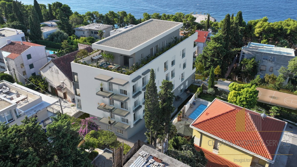 Luxuriöses Penthouse mit Meerblick in einer exklusiven Gegend, 100 m vom Strand entfernt – Split!