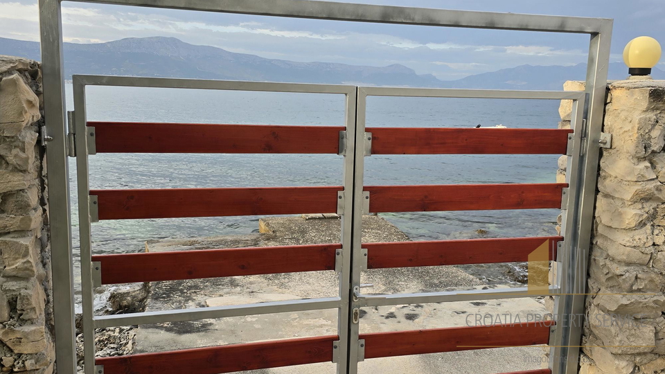 A beautiful house in an exclusive location next to the beach on the island of Čiovo!
