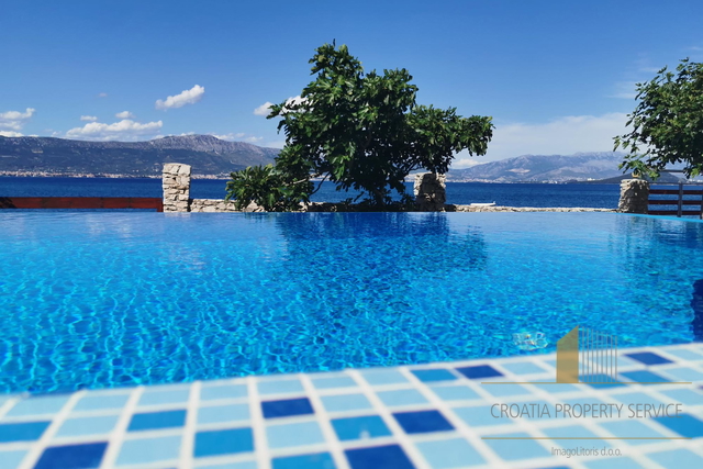 A beautiful house in an exclusive location next to the beach on the island of Čiovo!