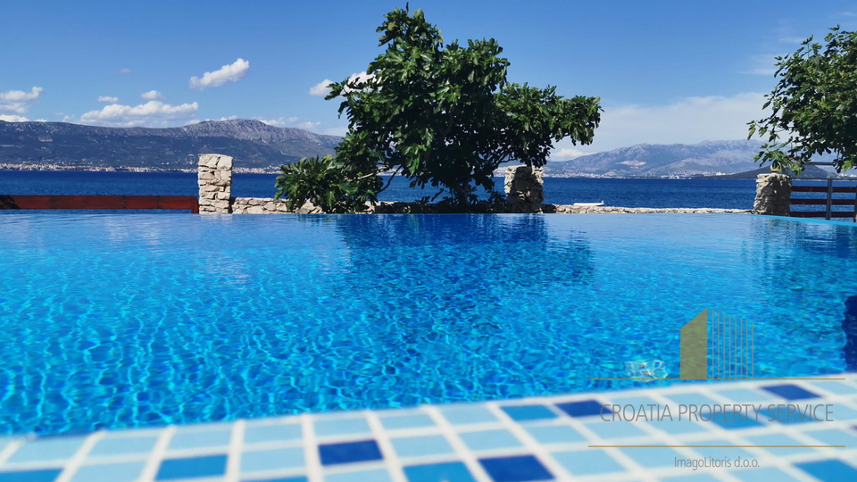 A beautiful house in an exclusive location next to the beach on the island of Čiovo!