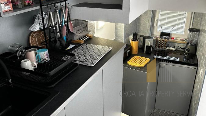 Predivna apartmanska vila na s pogledom na more na otoku Čiovu!