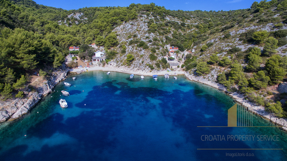 Building plot 80 m from the sea on the island of Šolta!