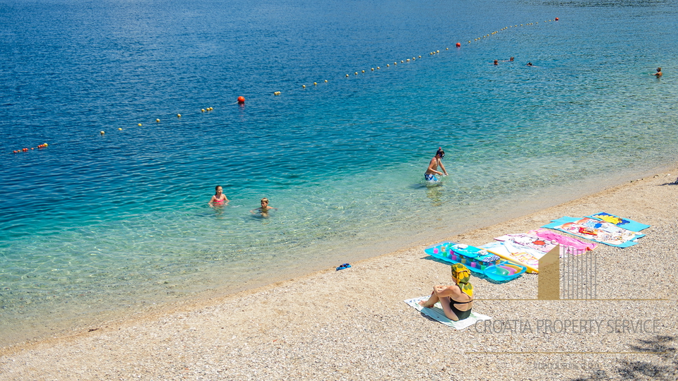 Building plot 80 m from the sea on the island of Šolta!