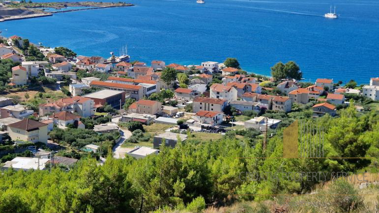 Baugrundstück mit freiem Blick auf das Meer an der Riviera von Omiš!