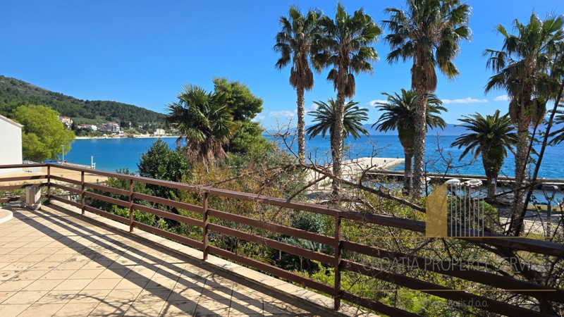 Bellissima casa in prima fila sul mare a Zaostrog, Riviera di Makarska!