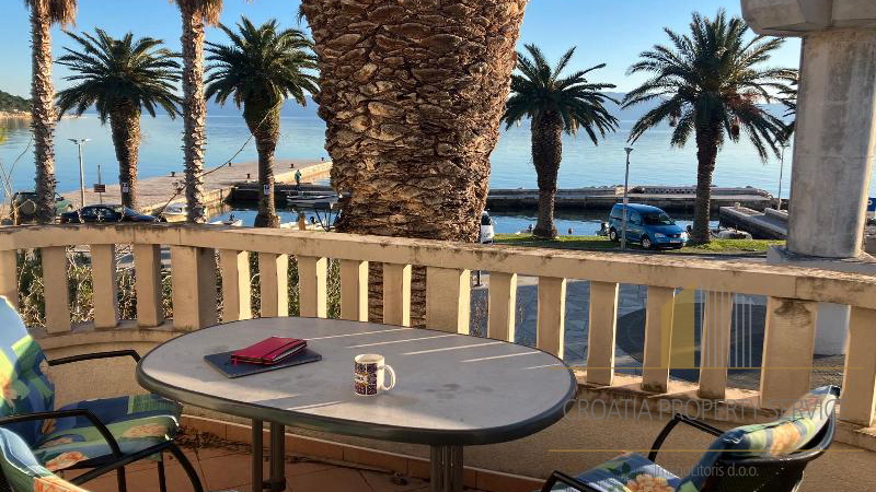 Bellissima casa in prima fila sul mare a Zaostrog, Riviera di Makarska!