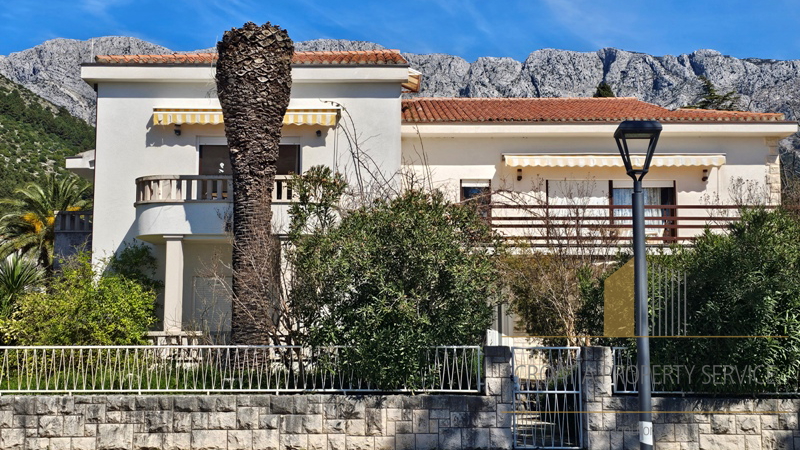 Bellissima casa in prima fila sul mare a Zaostrog, Riviera di Makarska!