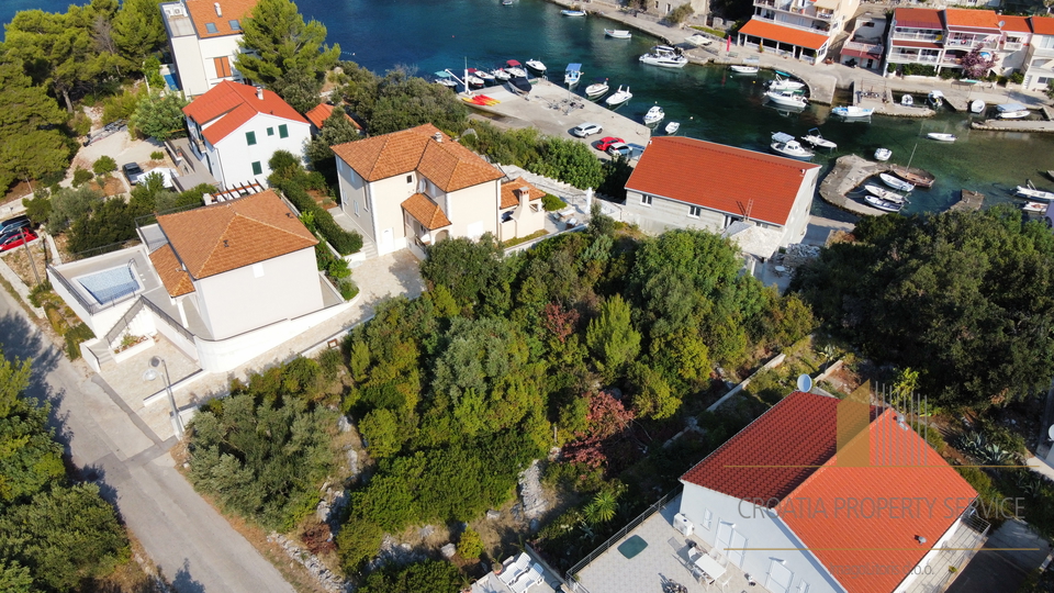 Izvanredno građevinsko zemljište 2. red do mora na otoku Korčuli!