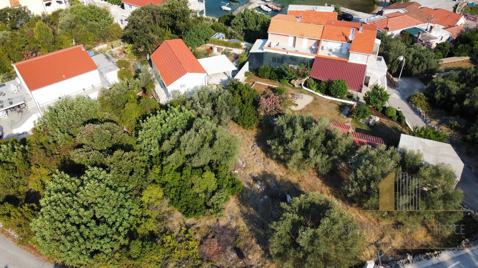 Building plot 60 m to the sea on the island of Korčula!