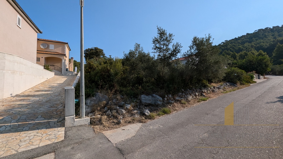 Building plot 60 m to the sea on the island of Korčula!