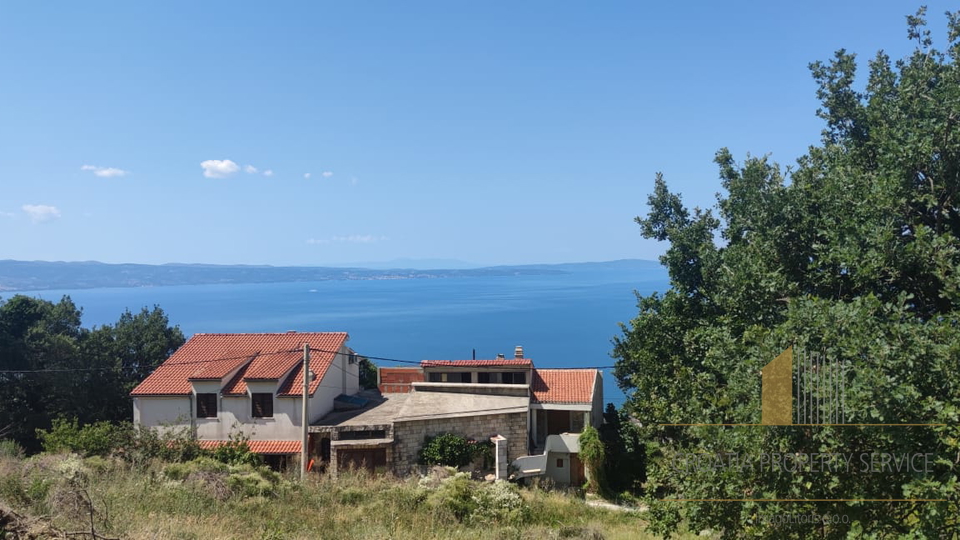 Edinstvena priložnost: hiša z razgledom na morje v okolici Splita!
