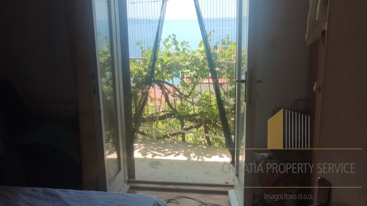 Edinstvena priložnost: hiša z razgledom na morje v okolici Splita!