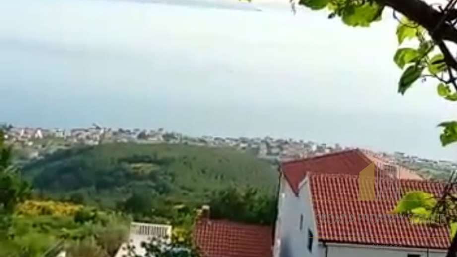 Edinstvena priložnost: hiša z razgledom na morje v okolici Splita!