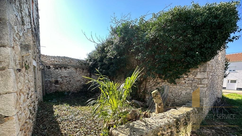 Altes Steinhaus mit großem Potenzial – Kožino, Zadar!