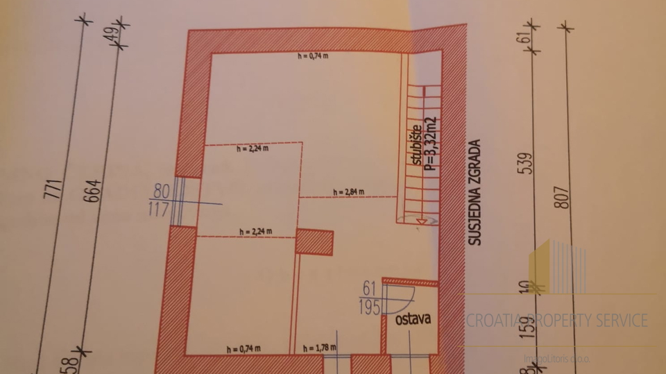 Eine wunderschöne dreistöckige Wohnung von 105 m2 im Herzen von Split – eine außergewöhnliche Investitionsmöglichkeit!