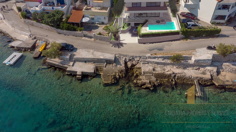 Exclusive luxury villa on the first row by the sea in Ražanj!