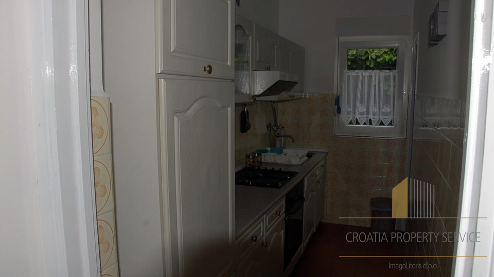 Extraordinary apartment villa by the beach near Omiš!
