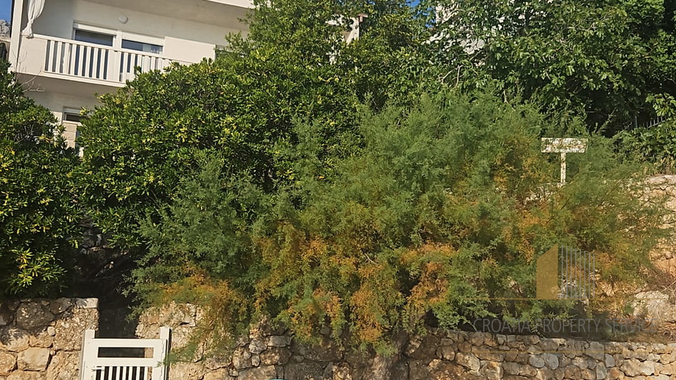 Extraordinary apartment villa by the beach near Omiš!